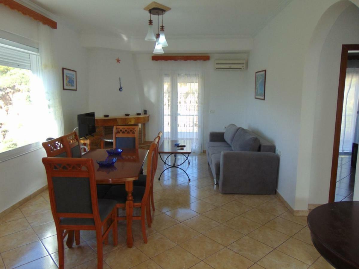 Hida Hotel apartamentowy Himara