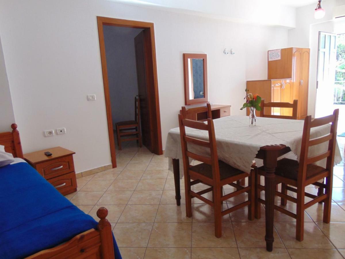 Hida Hotel apartamentowy Himara